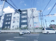 市街地の交差点周辺風景