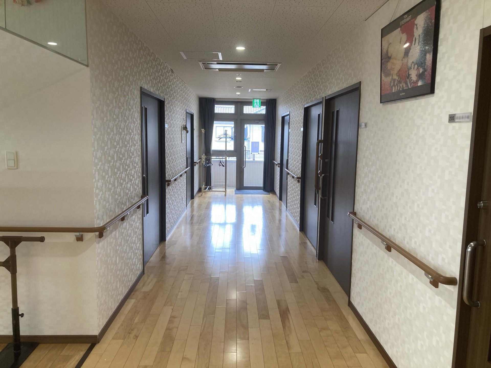 手すり付きの廊下