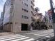 都市の交差点にある風景
