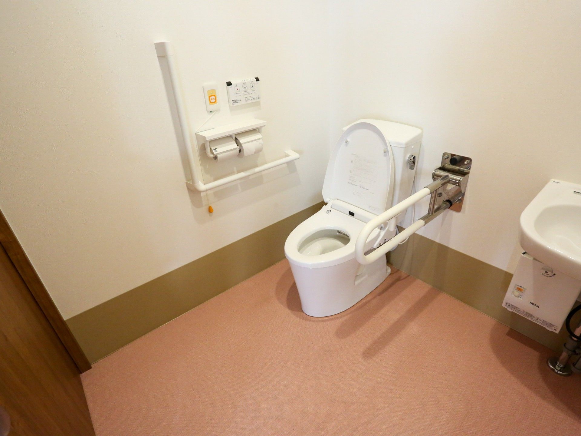 バリアフリーのトイレ設備