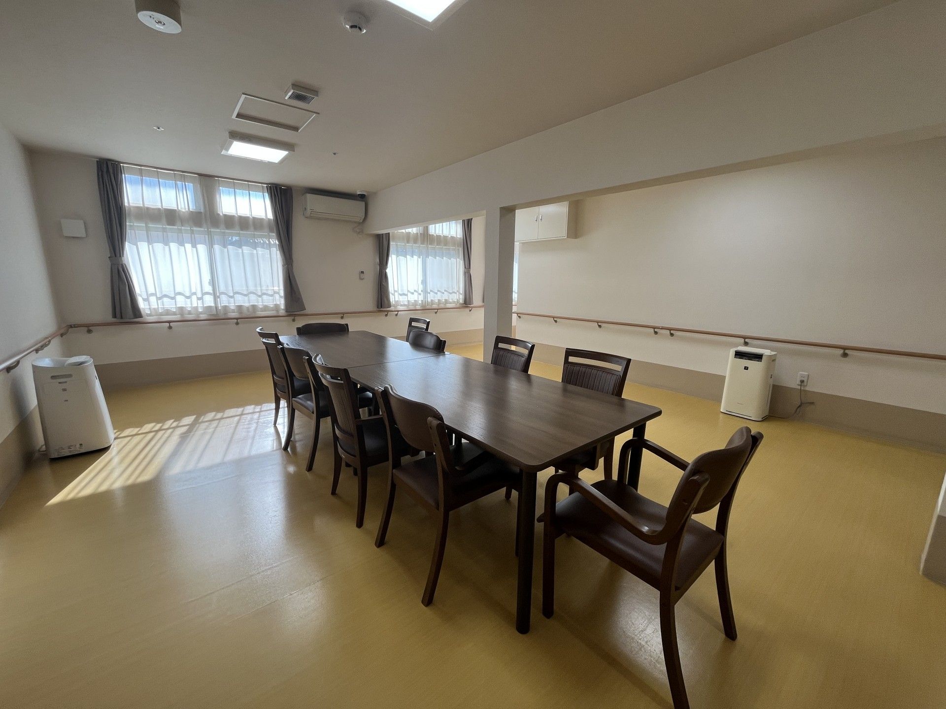 日差しが差し込む部屋