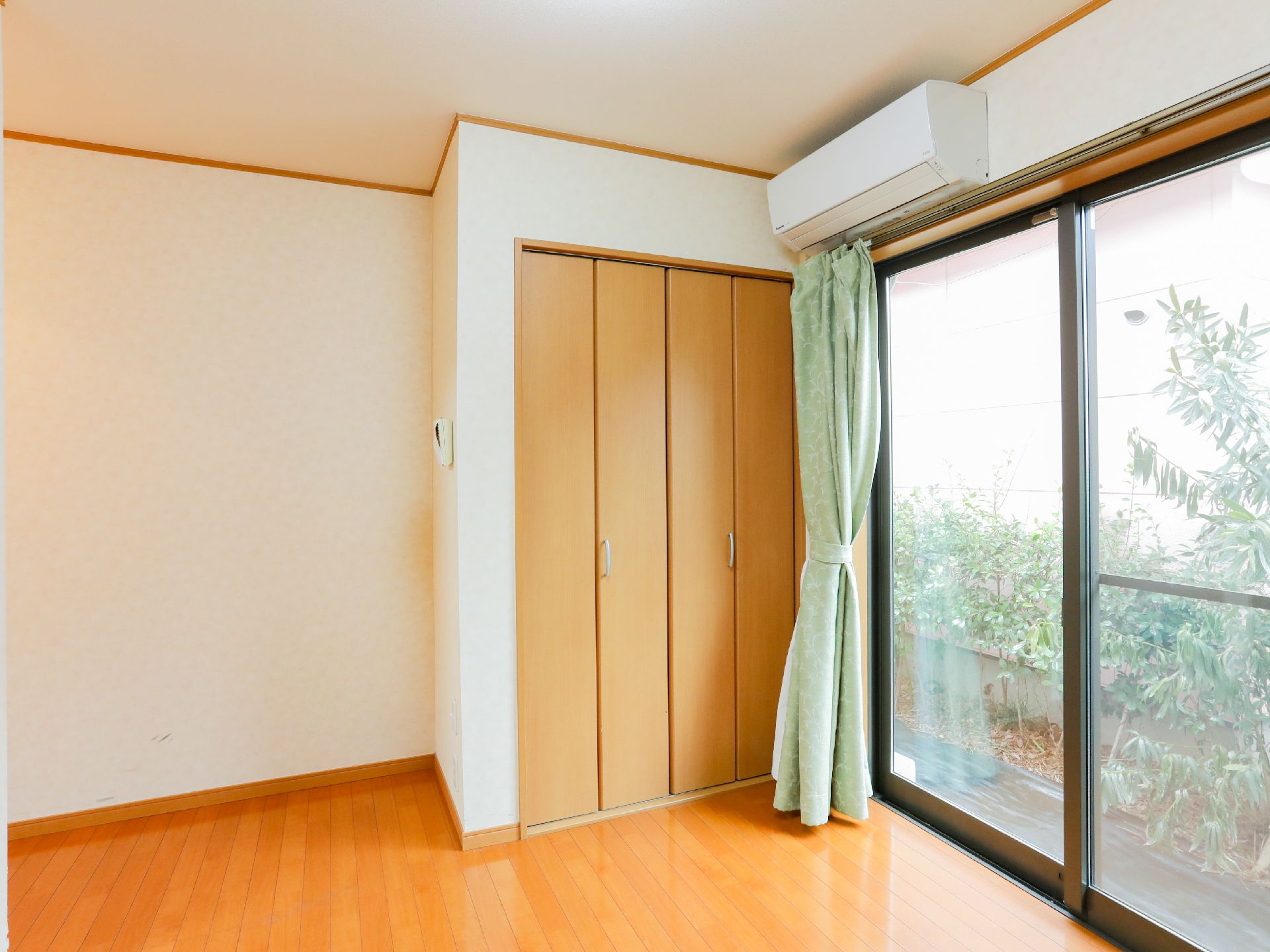 杖の方も余裕をもって生活できる、広々とした居室