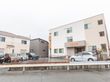 駐車場のある建物外観