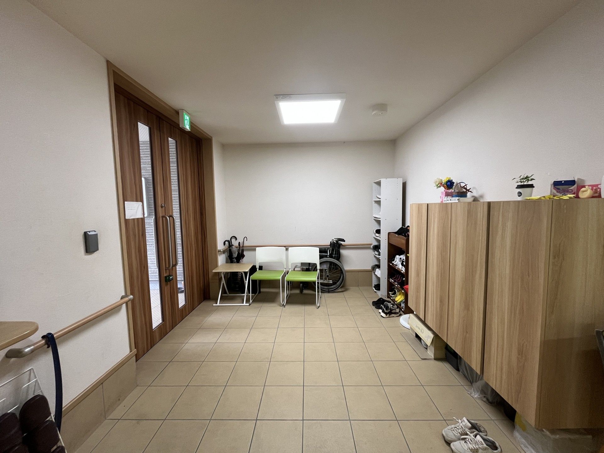 落ち着いた玄関スペース