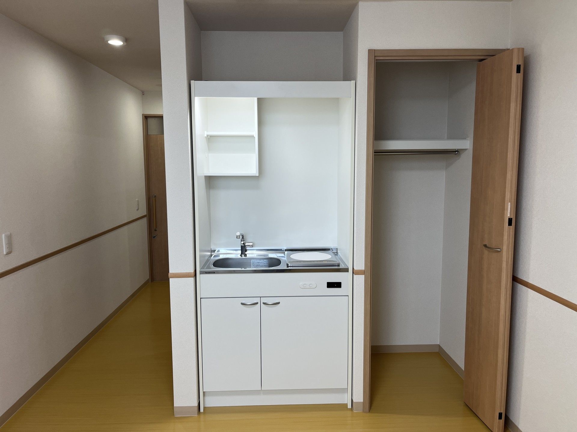 シンプルなキッチンと収納