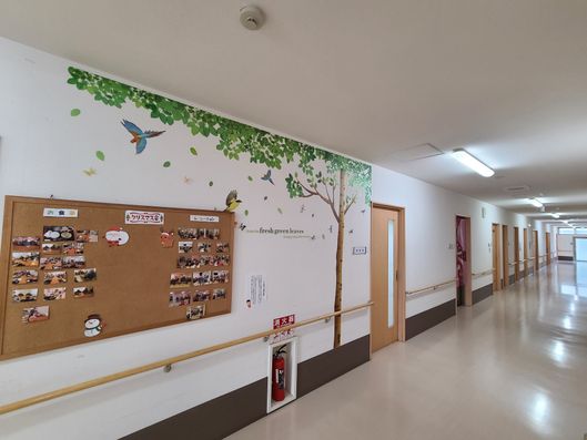 掲示板（１F廊下）