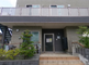 和やかな雰囲気の居住施設外観