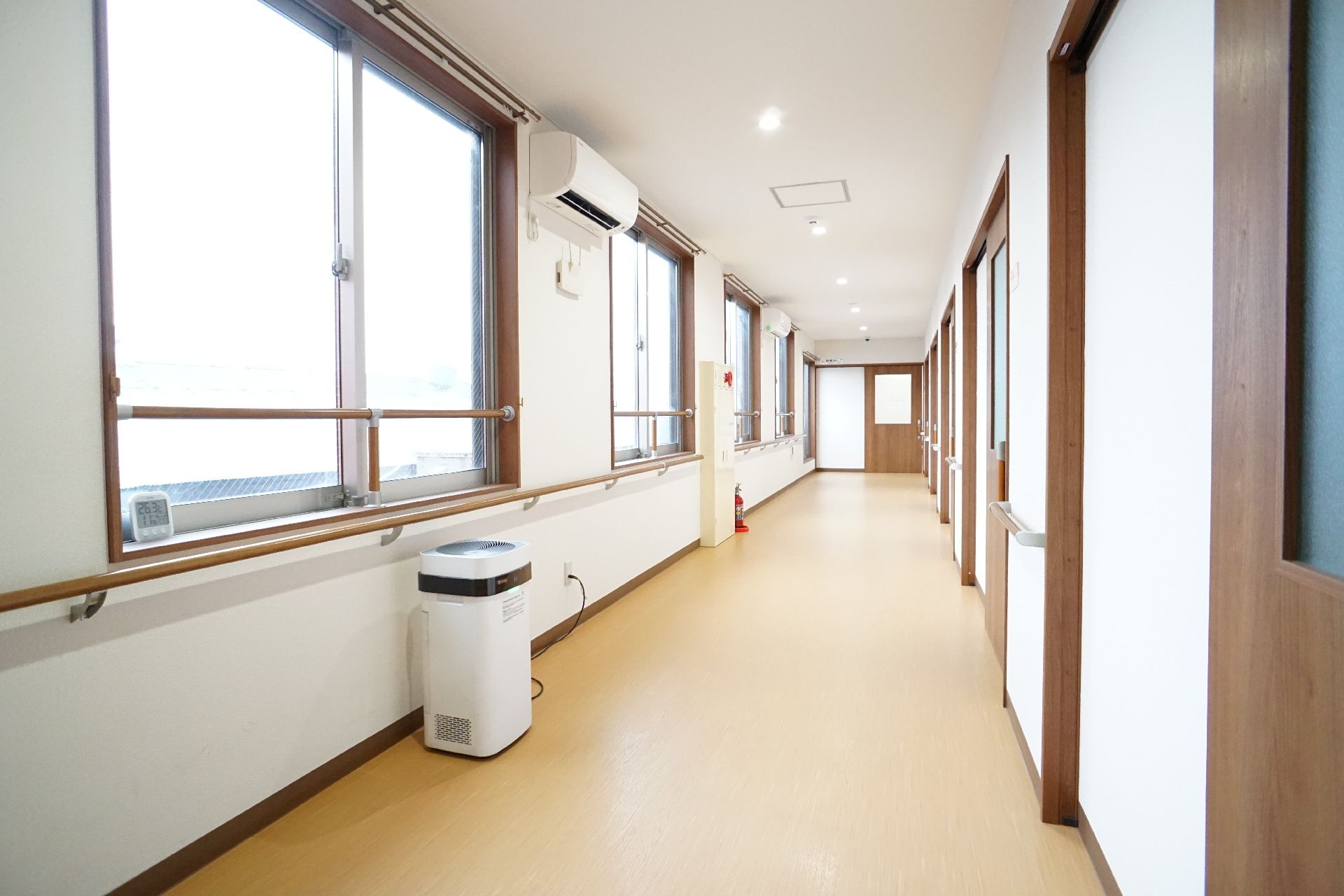 手すりのある廊下