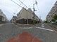 静かな住宅街の交差点