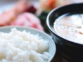 ご飯と味噌汁のセット