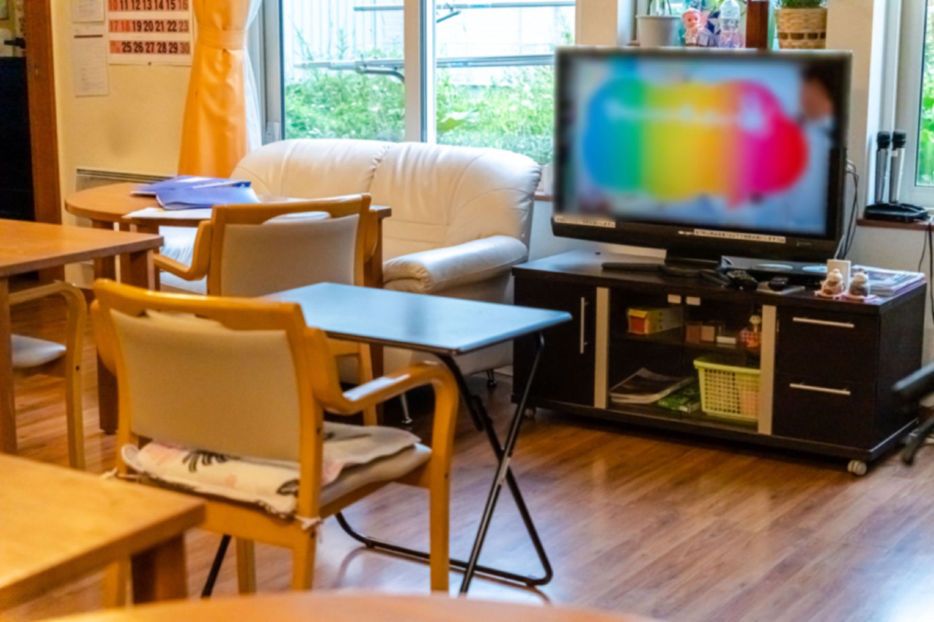テレビが設置されている共有スペース