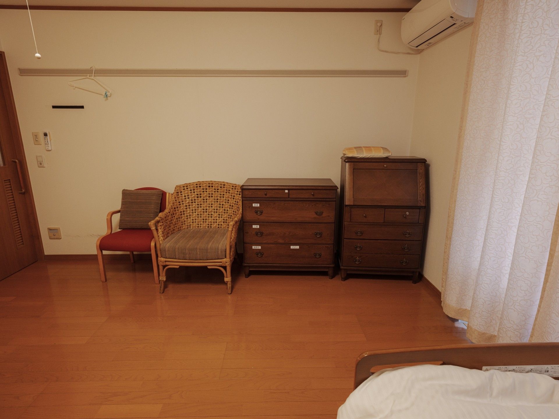 落ち着いた雰囲気の部屋