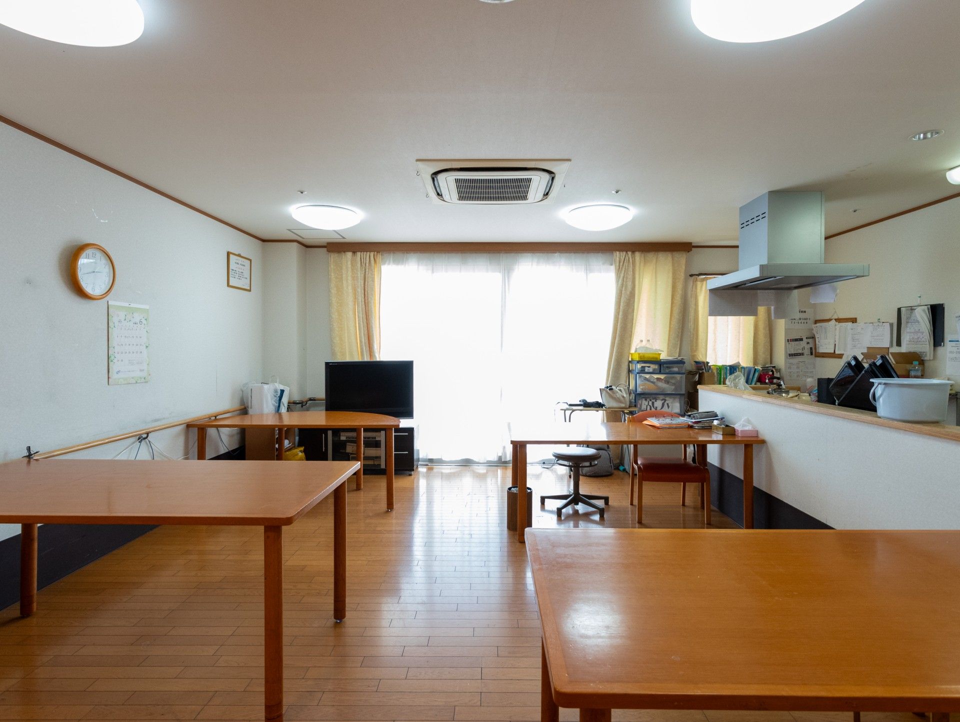 明るいリビングルーム