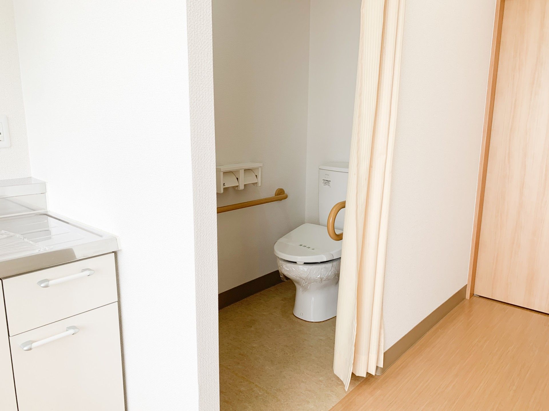 バリアフリーのトイレ空間