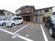 介護施設の入口と駐車場