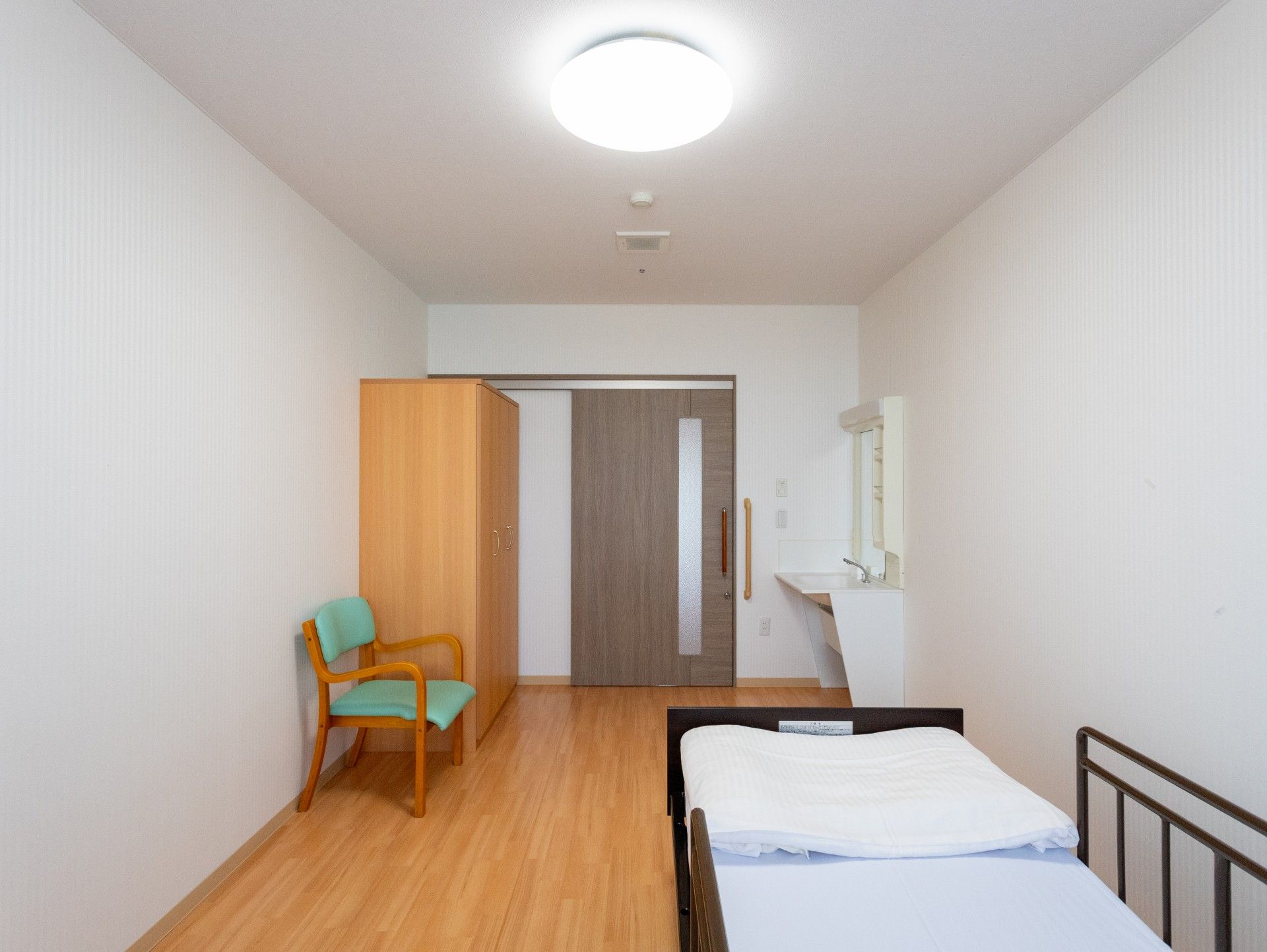 落ち着いた個室の様子