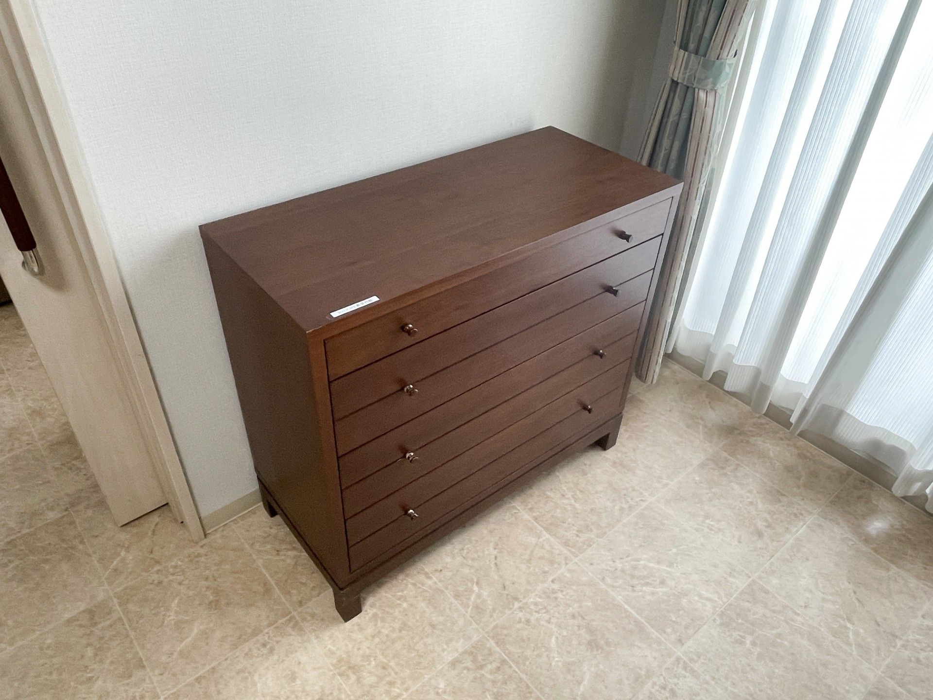 木製の収納家具