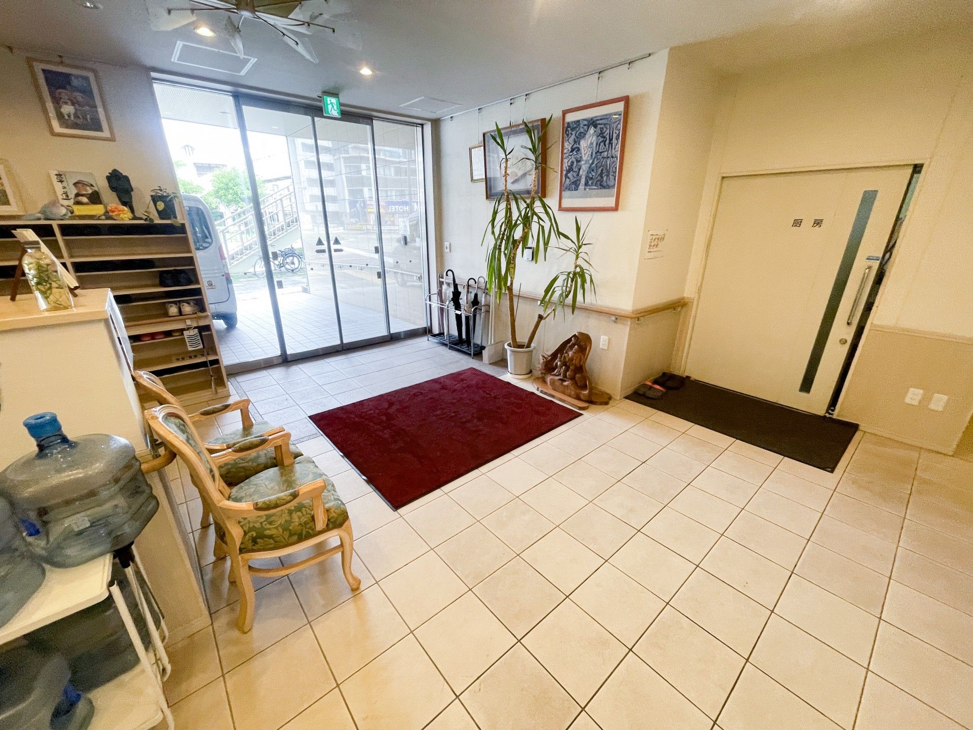 明るいエントランス