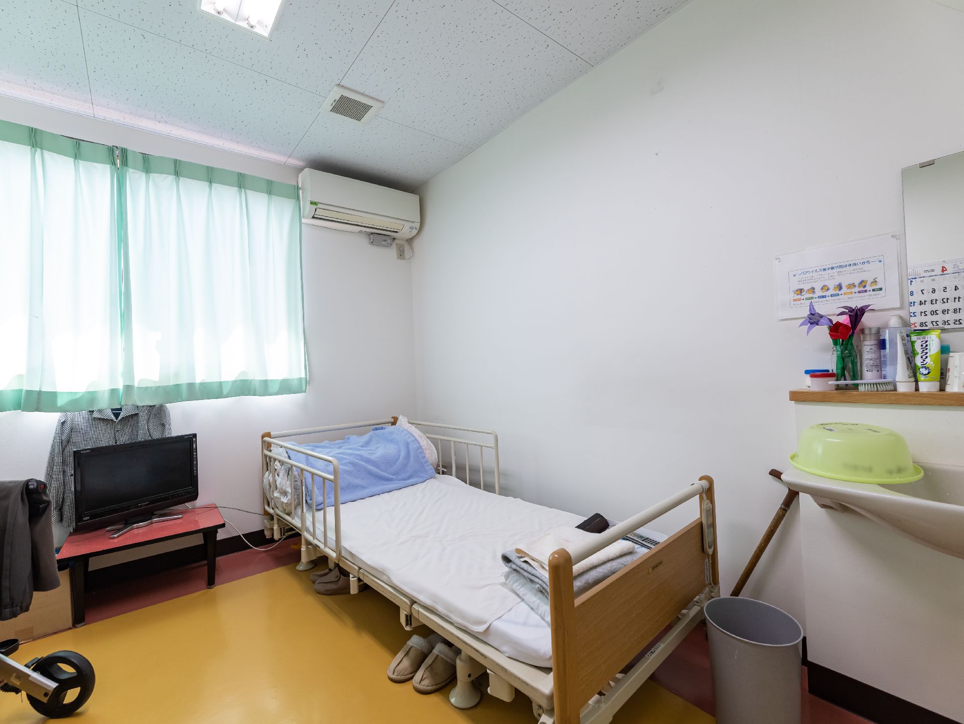 大きなベッドをご用意している居室