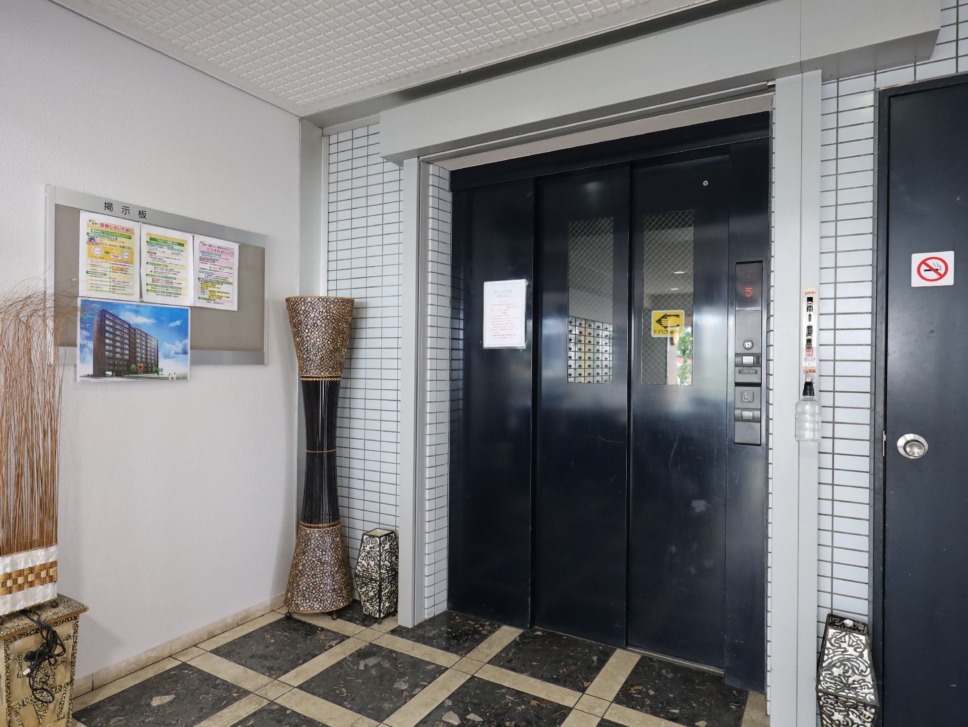 施設内エレベーター