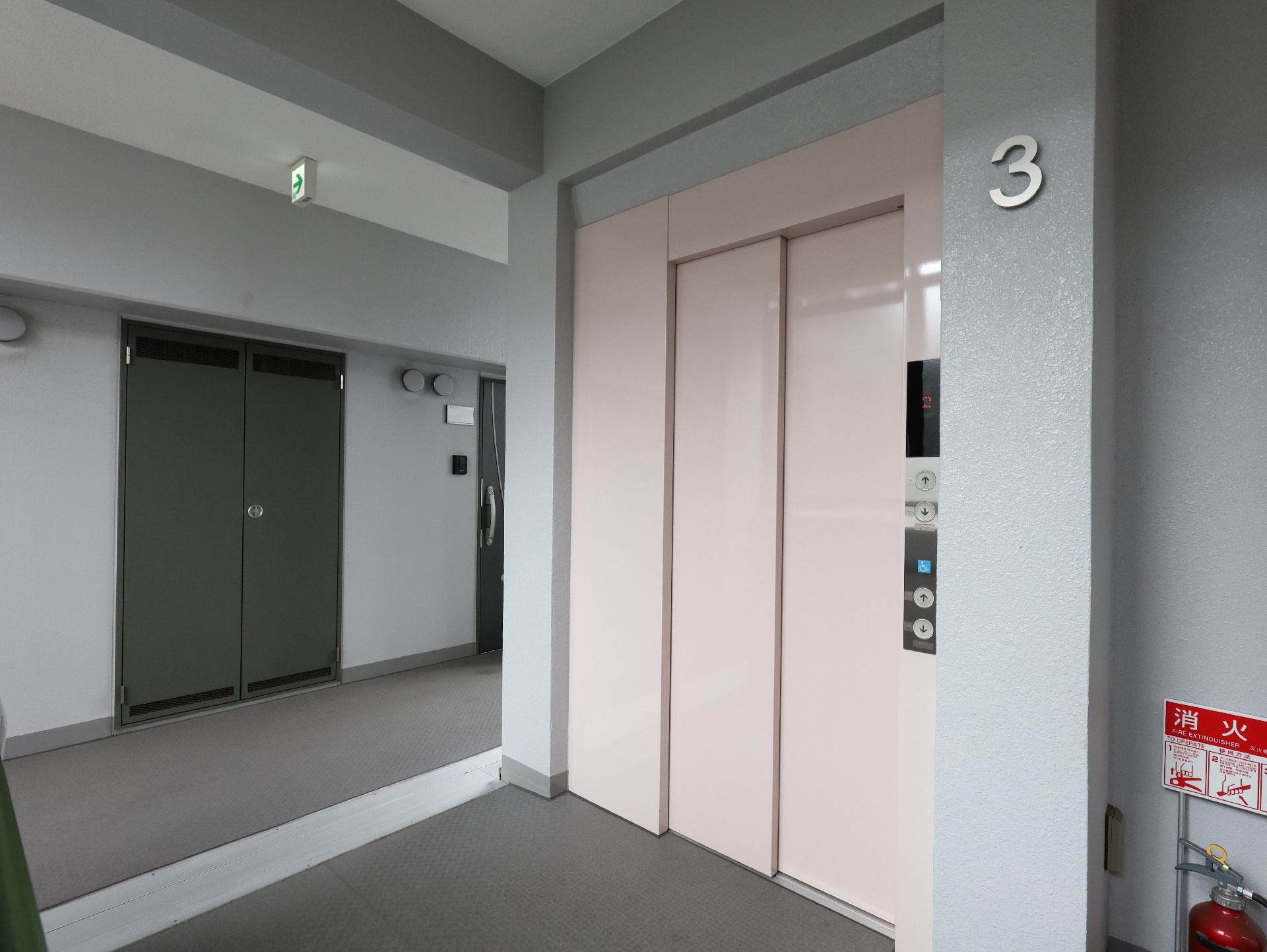 施設内エレベーター