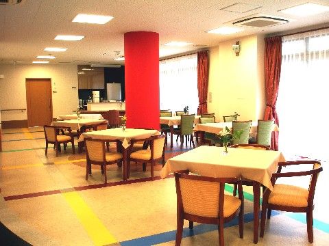 ラ・ナシカ つるみの医療体制。地域の医療機関と連携し質の高い医療ケアを提供している。