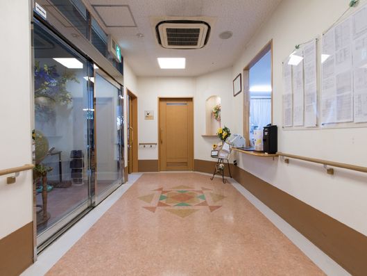 機能訓練室から見える廊下