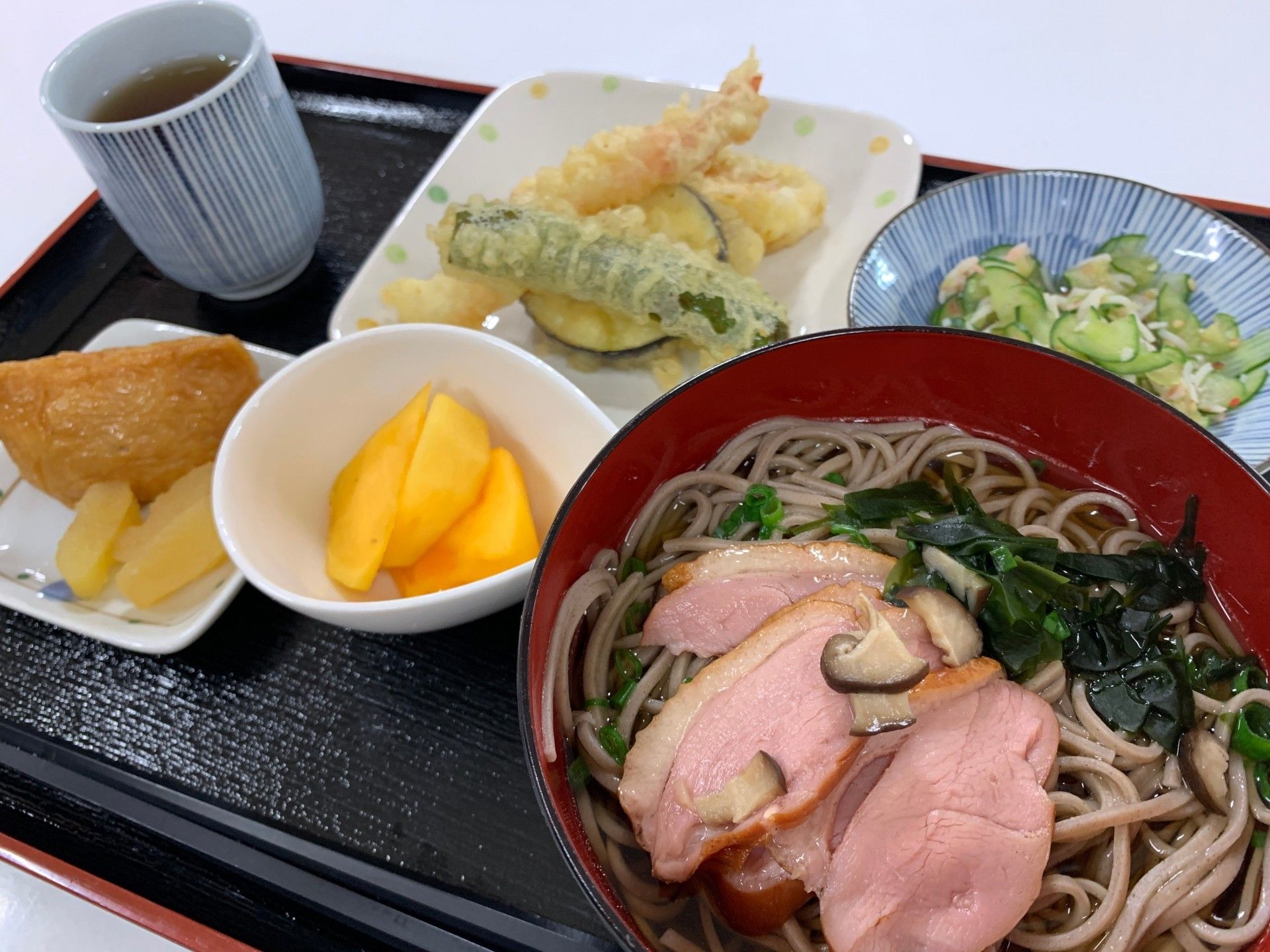 美味しそうな食事内容