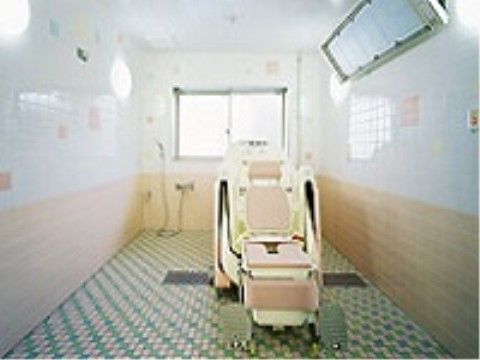 ラ・ナシカ かみいしの浴室。要介護の高い方も安心して入浴できる仕様になっている。