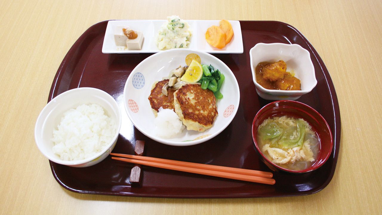 ご飯と味噌汁はセットになったメニュー