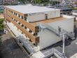 ３階建ての建物の外観写真。介護施設ホームステーションらいふ瀬谷の外観
