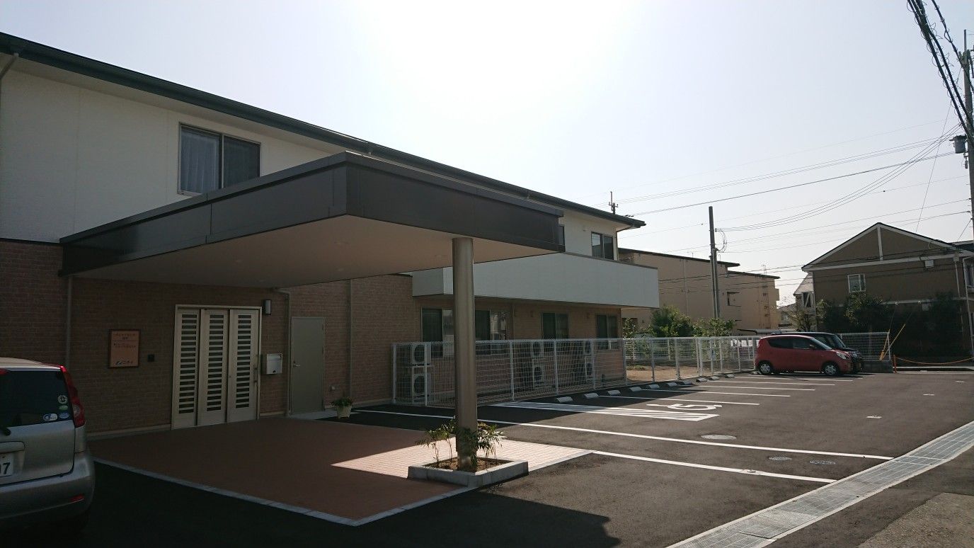 明るく広々とした入口