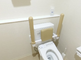 介護施設の洗面所とトイレ空間