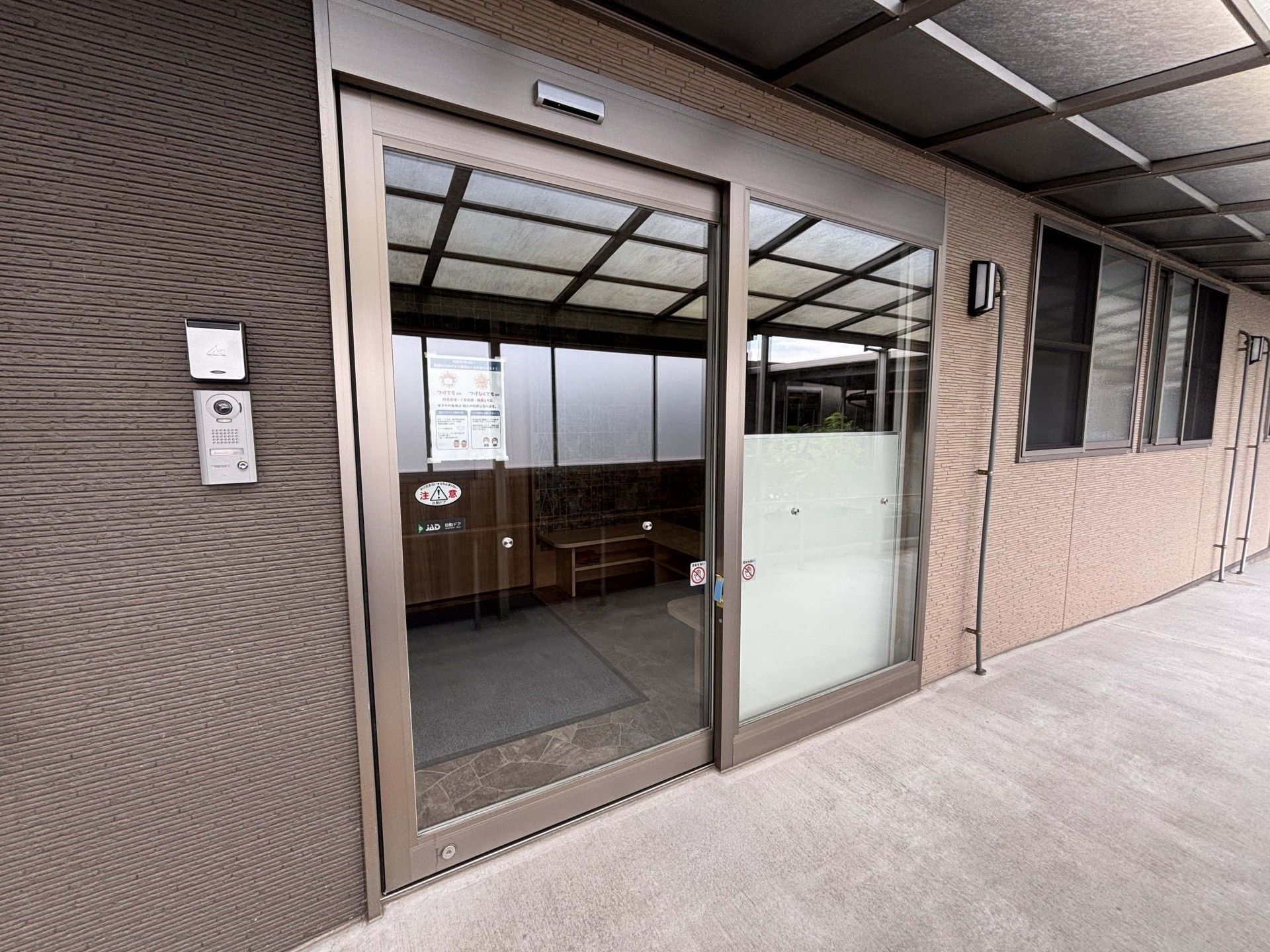 自動ドアの入口