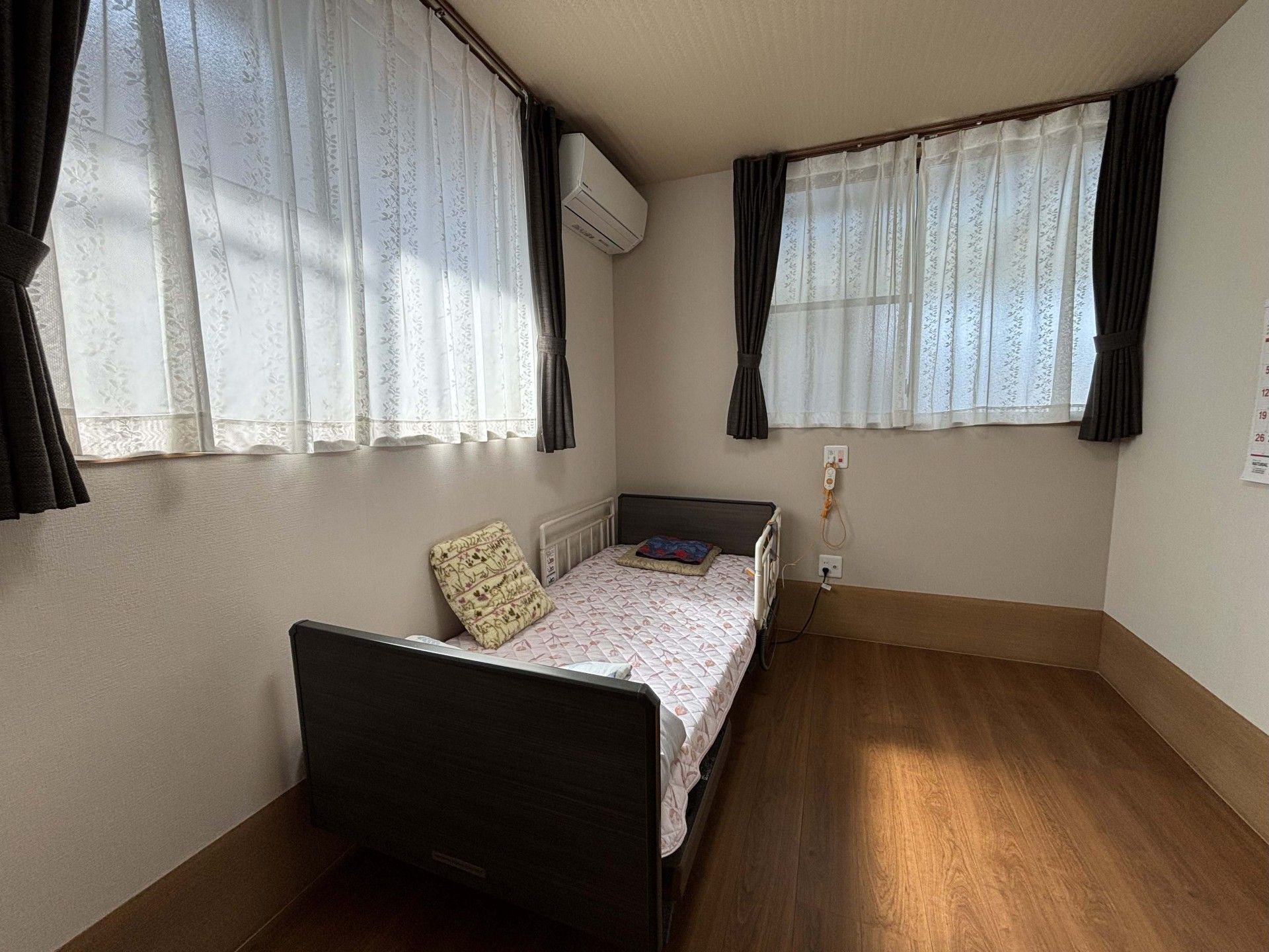 日差しが差し込む居室