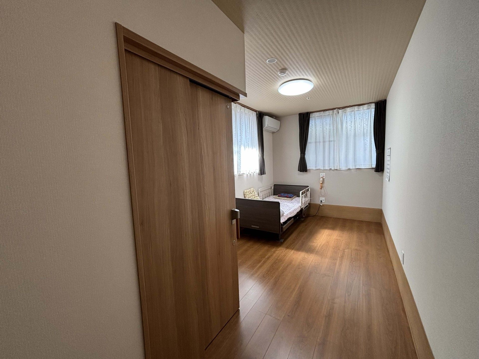 落ち着いた個室の様子