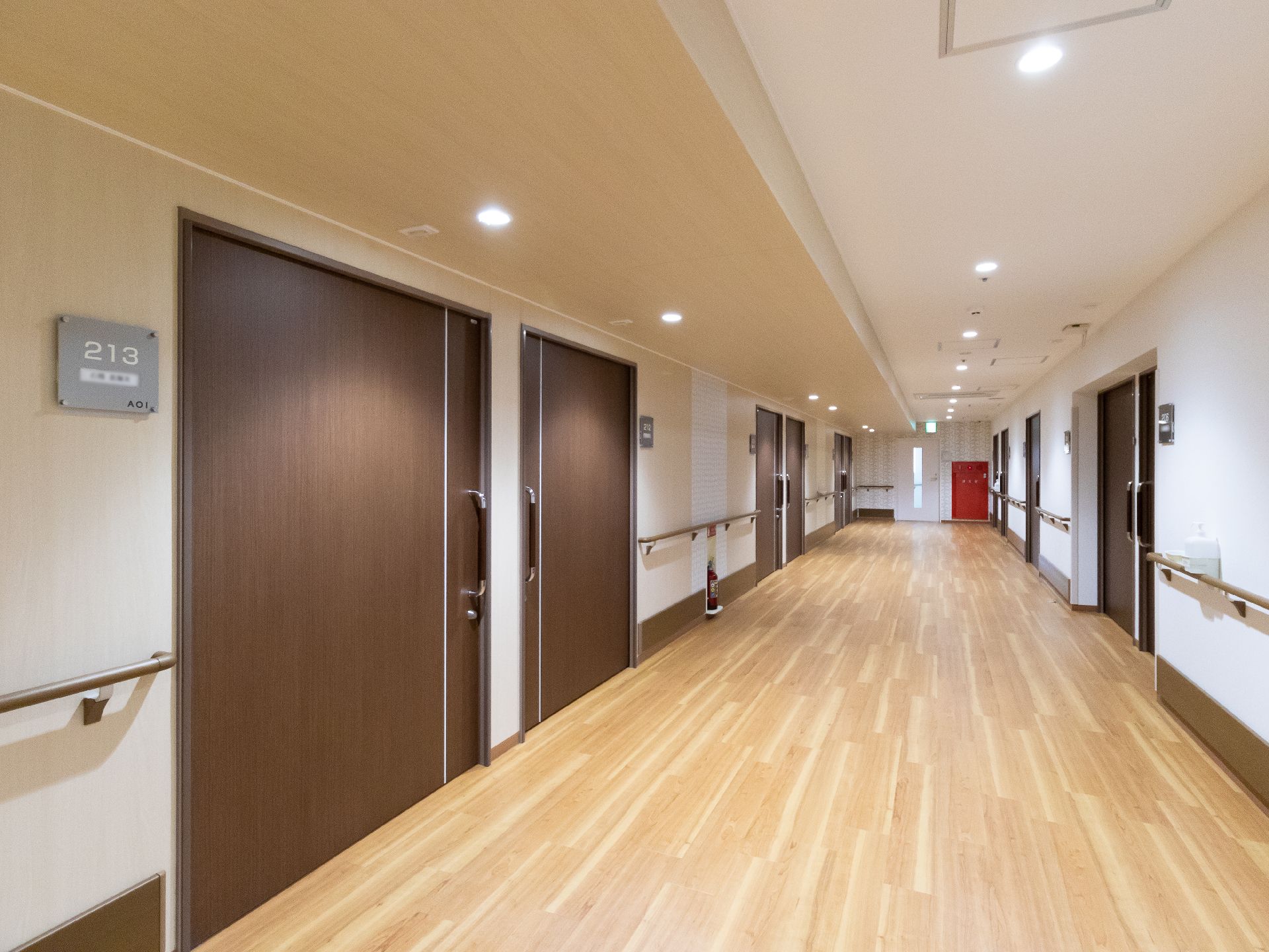幅の広い廊下