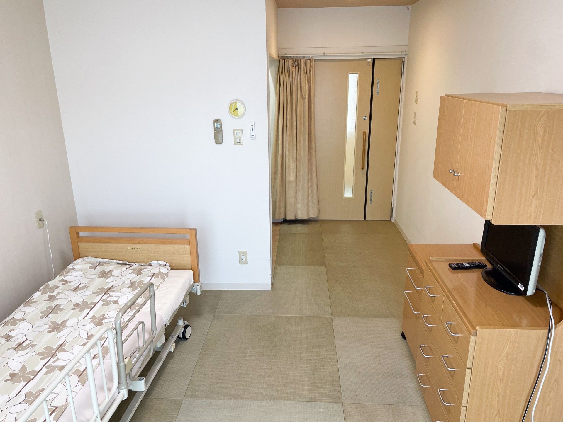 シンプルな個室の一角