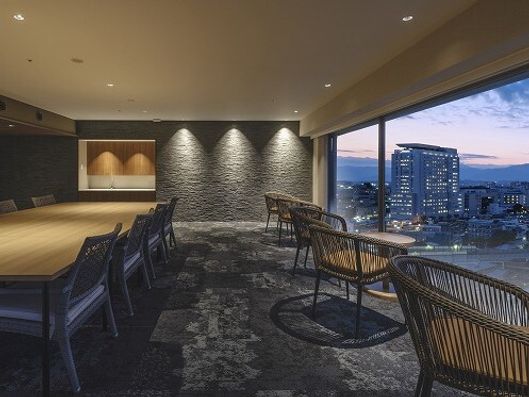 スカイラウンジ