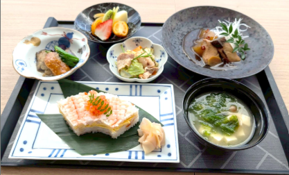 2つの鍋に入ったおでん