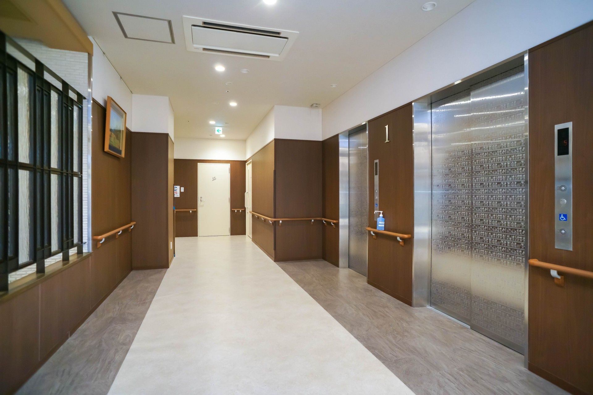 清潔な廊下