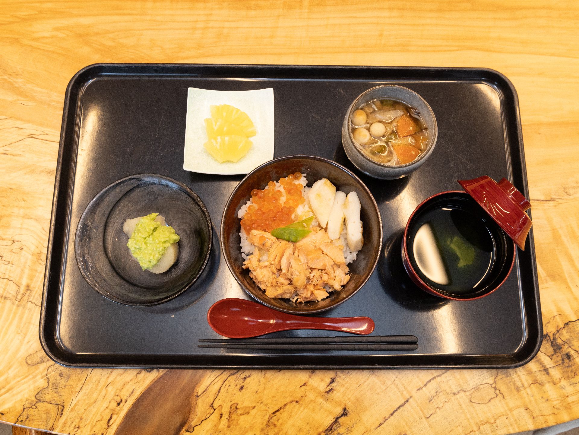 栄養面だけでなく入居者の健康面も配慮して提供される食事