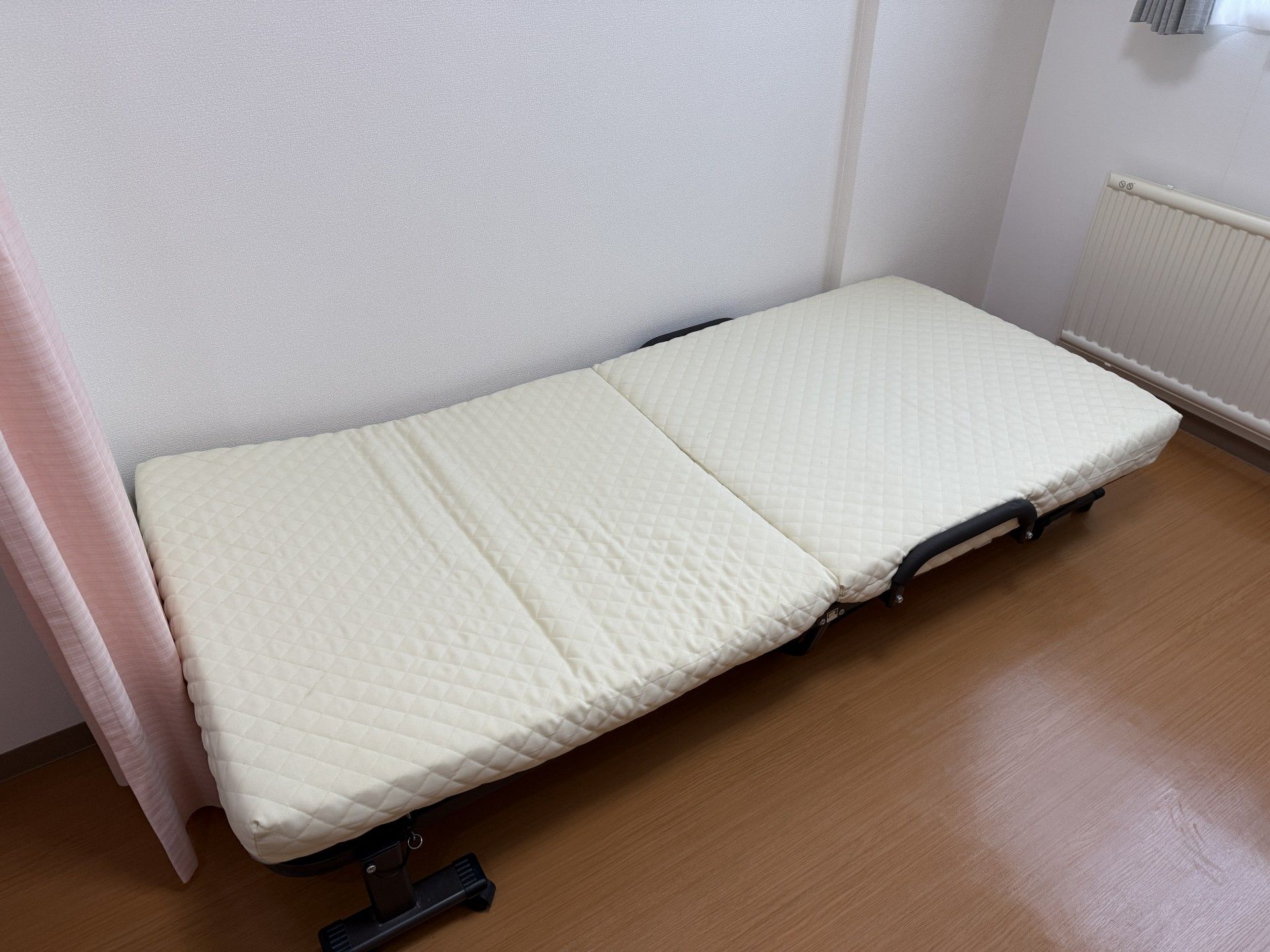 折りたたみ式ベッド