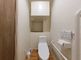 バリアフリー設計のトイレ空間