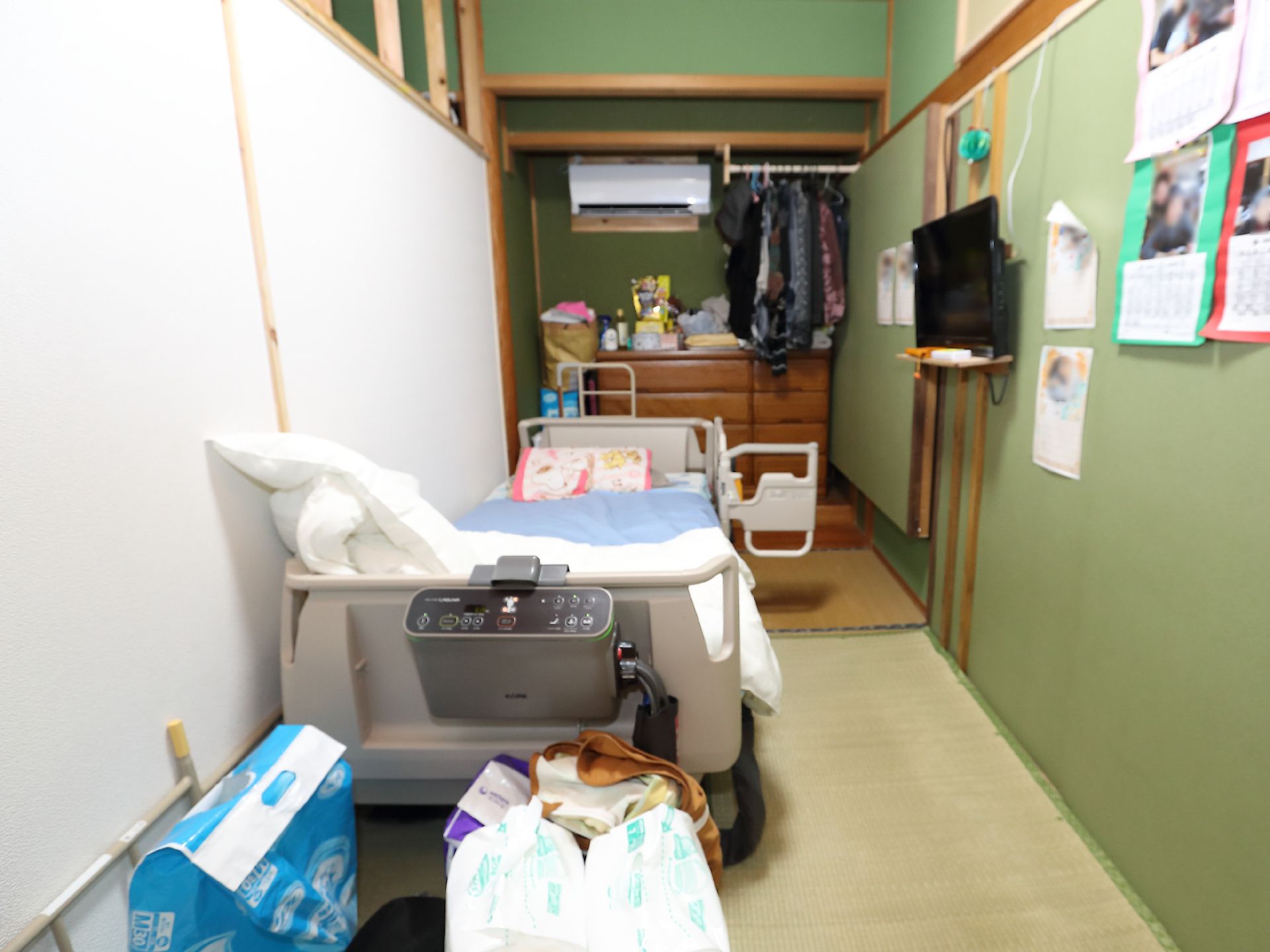 介護ベッドを設けた居室