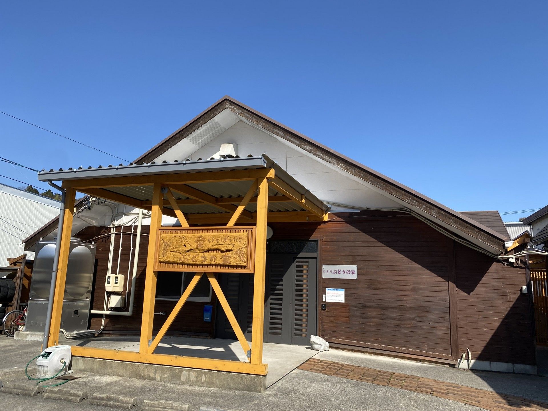 和風の建物外観