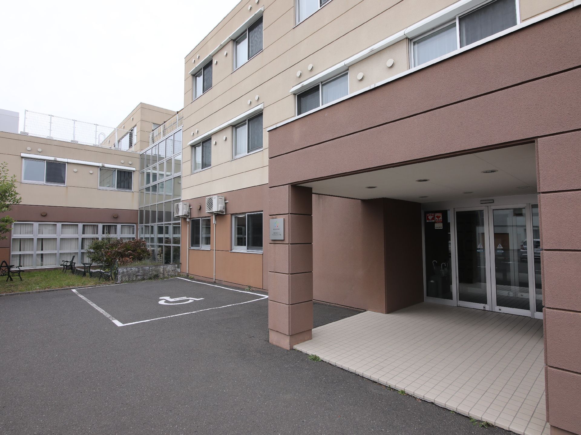 段差が少なくなっている外観