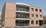 明るい日差しの居室