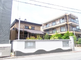 介護施設の入り口と周辺の風景