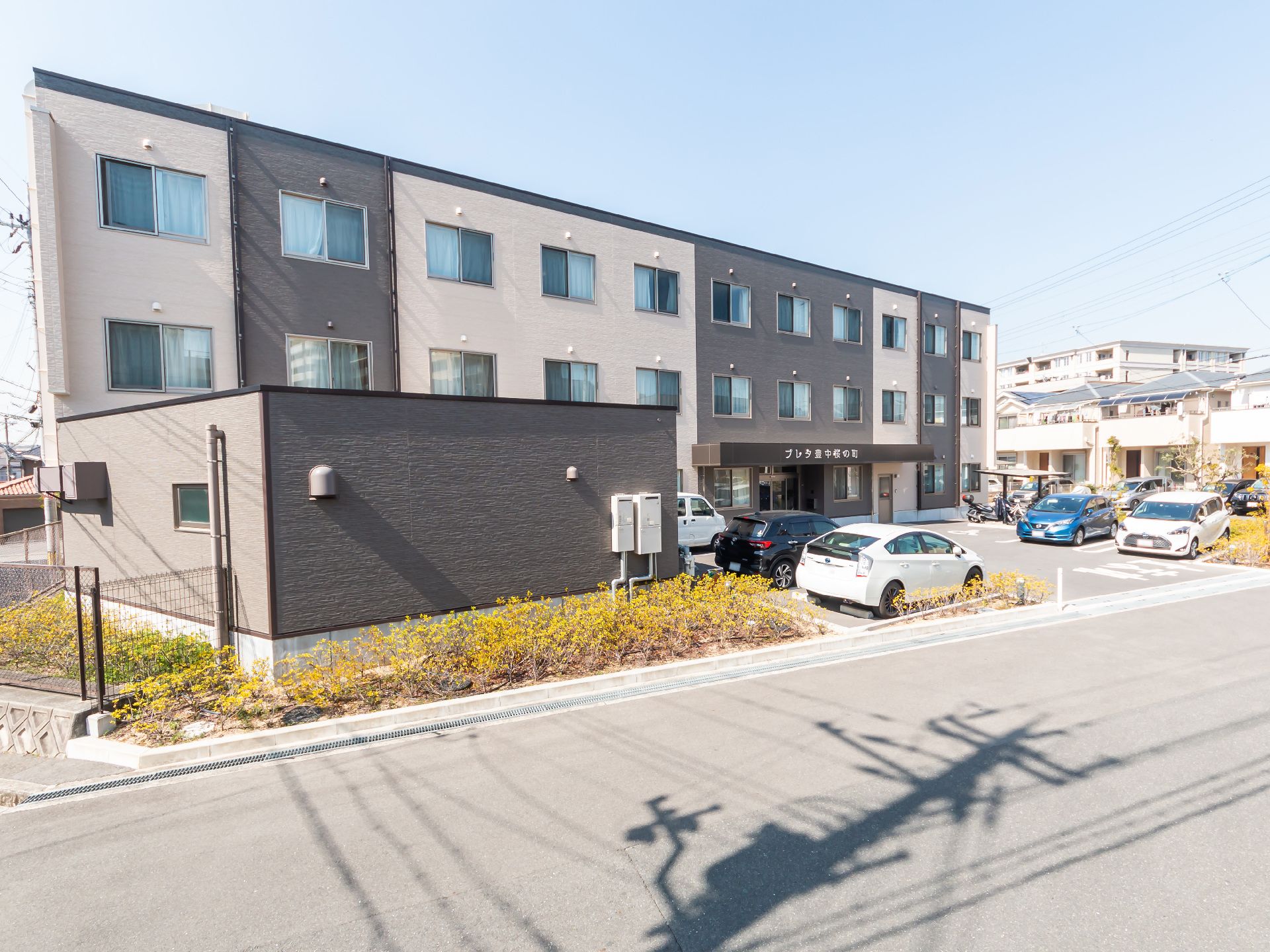 全室個室をご用意した３階建ての施設